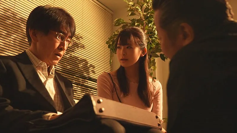 Gã chồng vay nợ anh giang hồ, bà xã phải bán thân để trả nợ